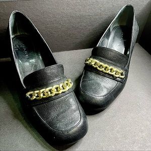 👠❤️ Tahari Black Lulu Loafer Heels w/ Gold Chain EUC ❤️👠